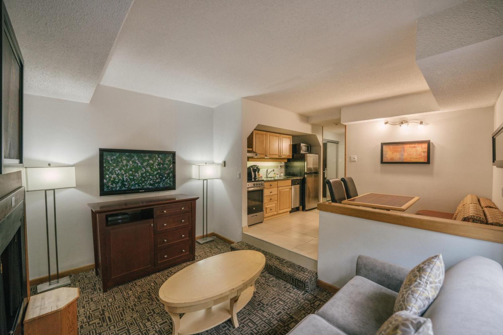 Executive Inn Уистлер Экстерьер фото