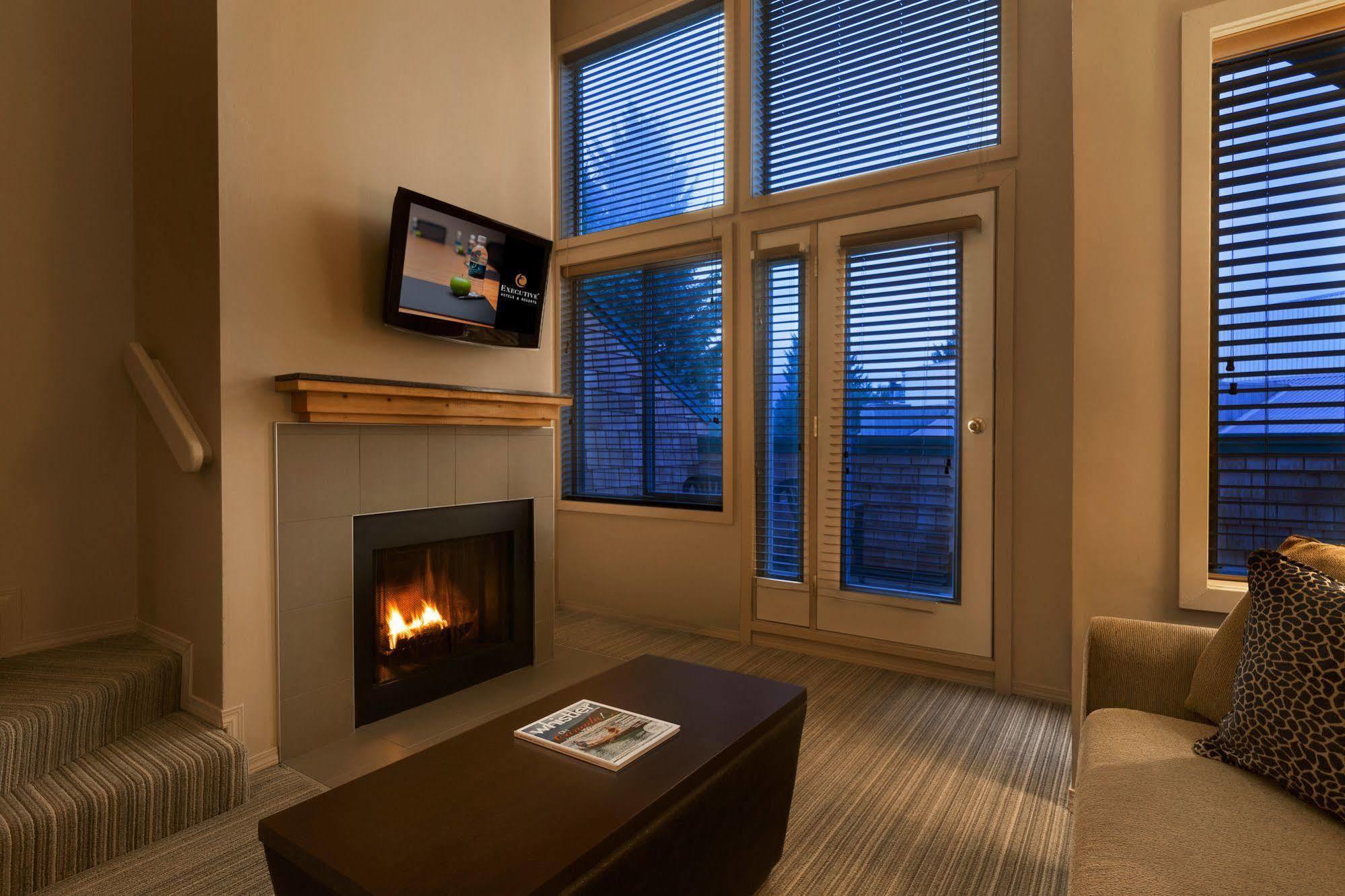 Executive Inn Уистлер Экстерьер фото
