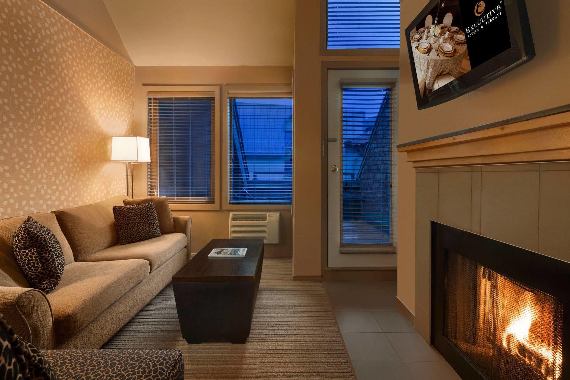 Executive Inn Уистлер Экстерьер фото